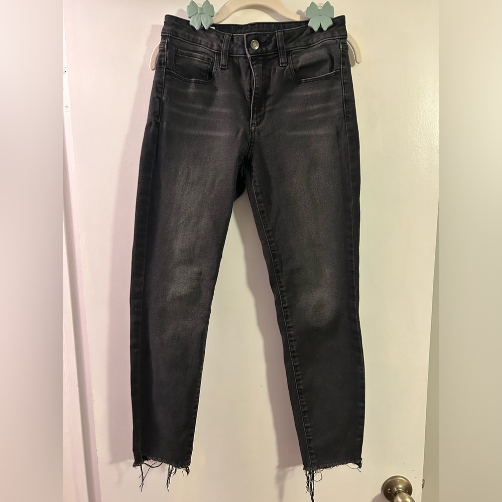 GAP Charcoal Distressed Universal Jegging Mid Rise size 6